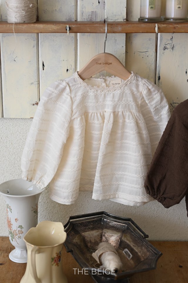 Blouse brodée