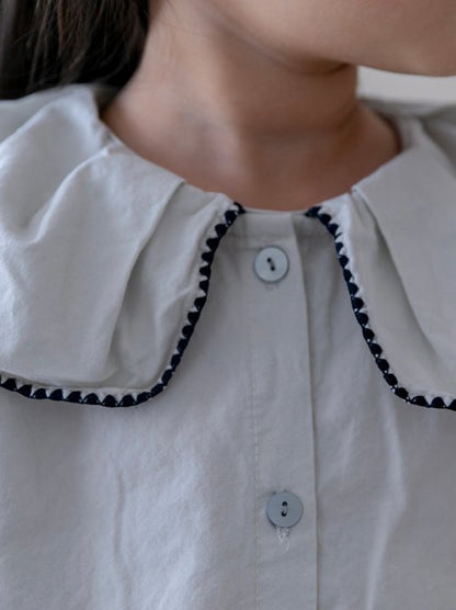 Blouse grise à col